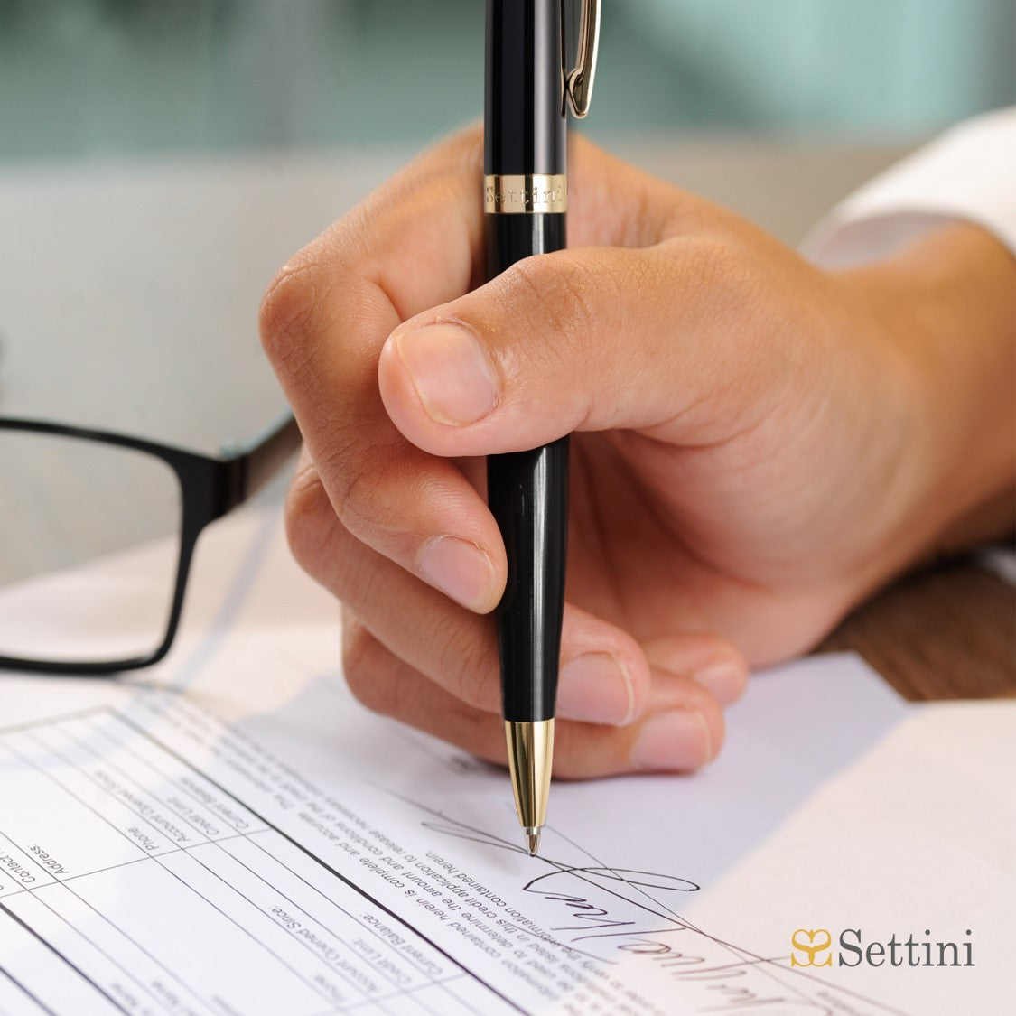 SETTINI® Milano Luxury Pen - Lacquer Black with Gold Trim Ballpoint. German Black Ink, Hinged Clip. Ideal Executive Gift. Elegant & Professional