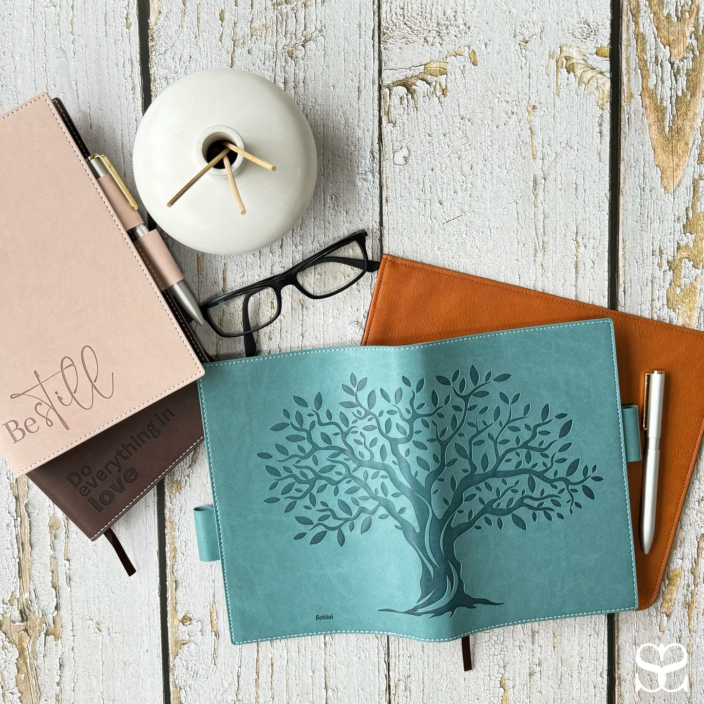 SETTINI® Tree of Life Refillable Writing Journal for Women & Men - Vegan Leather Lined Journal Notebook with Premium Pen - A5, 8.75 x 6 inches, 256 Pages of 100gsm Paper, Beautiful Gift Box Included